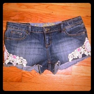 Jean shorts with side detailing